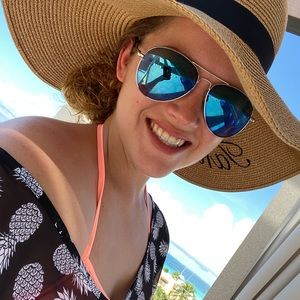 Meet your Posher, Michaela